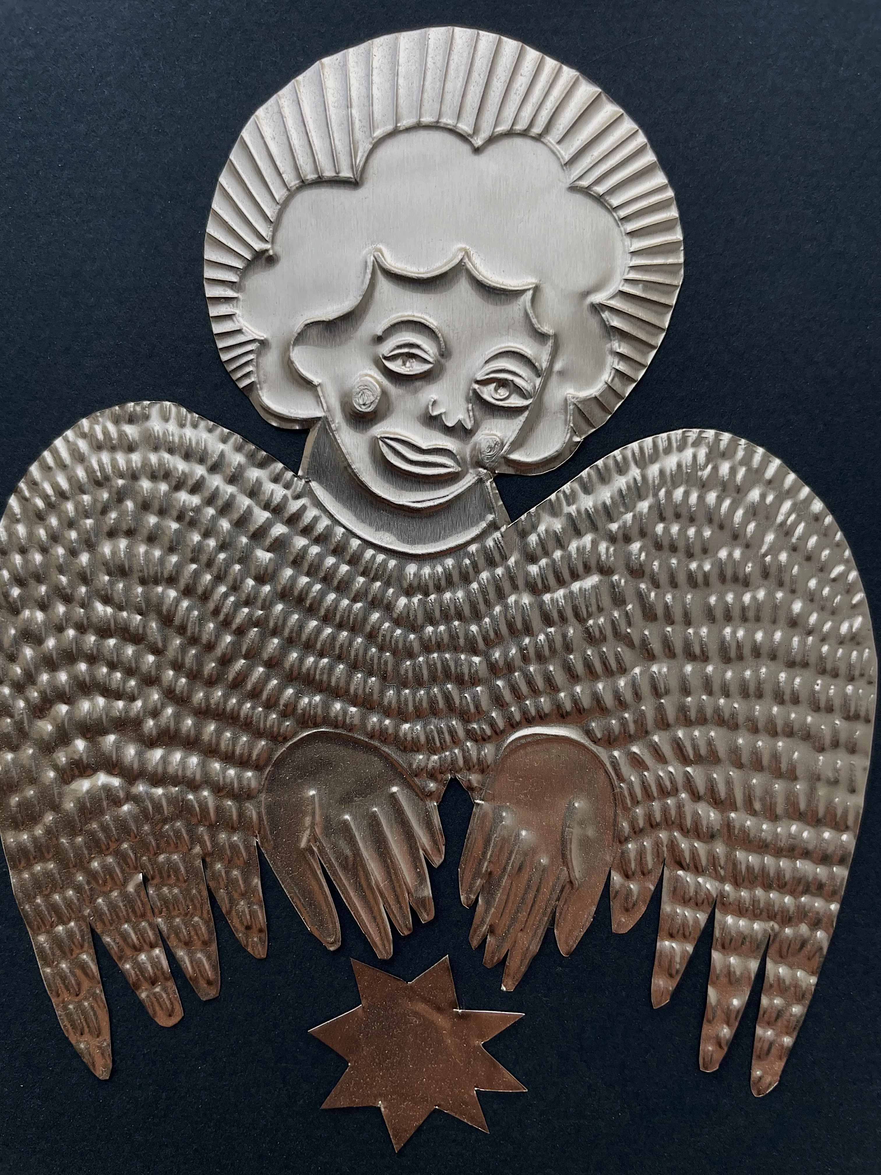 Зображення "angel" від Olena Tolokonina, розмір: 16x16cm, матеріали: foil on paper, медіум: Живопис, ціна: €40 Фото 2 з 2.